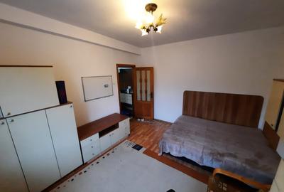 Apartament 2 camera decomandat Piata unirii foarte aproape de umf    pret 370 eu - 3
