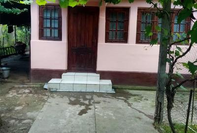 Casă cu 4 camere cu Teren 700 Mp în Grăjdana - 1