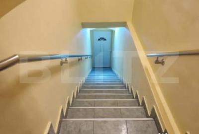 Casă cu 7 camere cu Teren 446 Mp în Central - 1