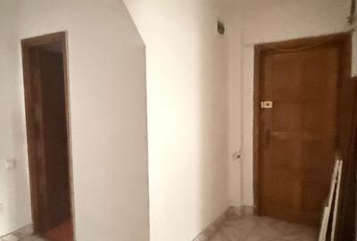 Spațiu comercial, de 111 mp, în Central - 9