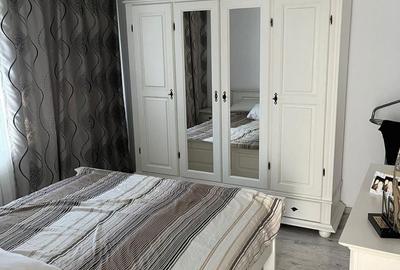 Apartament cu 3 camere decomandat în Drumul Taberei