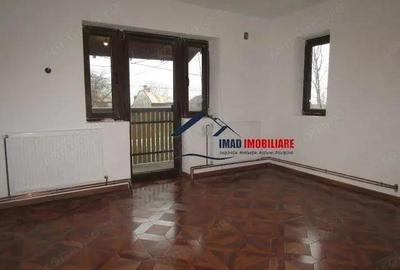 1,4 km de Oras! Vanzare Vila P+E+M in Targoviste - Exterior nord - 10