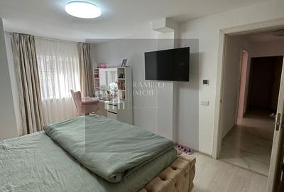 Apartament cu 4 camere decomandat în Central - 14