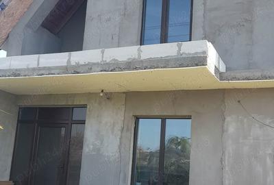 Casă cu 5 camere cu Teren 600 Mp în Mihail Kogălniceanu - 3