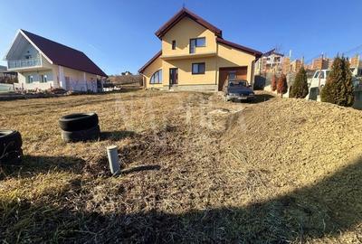 Casă individuală cu 3 camere cu Canalizare în Câmpenești - 1