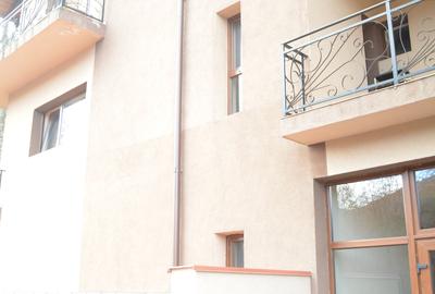 Sinaia-Central,Pensiune de vanzare-18 camere - 1