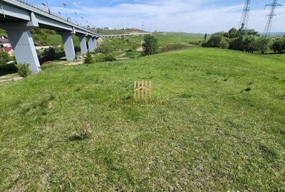 Teren de 4438 mp, în Central