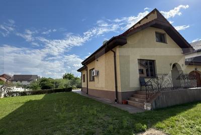 Casă individuală cu 7 camere cu Teren 2040 Mp în Lascăr Catargiu - 2