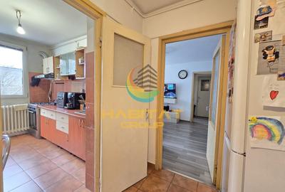 Apartament cu 3 camere semidecomandat, mobilat în Olteniței - 24