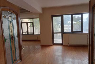 Casă cu 4 camere în Central - 16