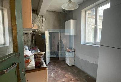 Casă cu 5 camere cu Teren 255 Mp în Schei