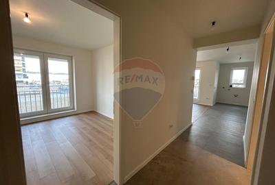 Apartament cu 3 camere decomandat în Tractorul - 5