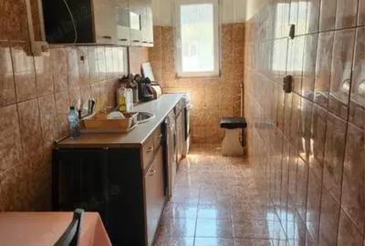 Apartament cu 3 camere semidecomandat, mobilat în Pantelimon - 4