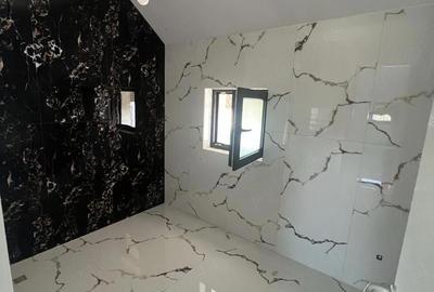 Casă cu Teren 190 Mp în Central - 4