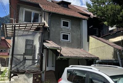 Casă cu 4 camere în Central - 2