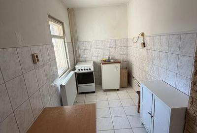 Garsonieră decomandată, mobilată în Confecții - 2