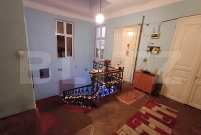 Casă cu 5 camere cu Garaj în Central - 4