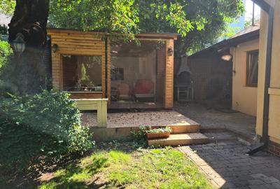 Casă individuală cu 5 camere cu Canalizare în Central - 3