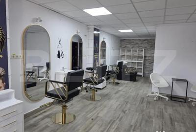 Spațiu comercial, de 73 mp, în Micro 4 - 7