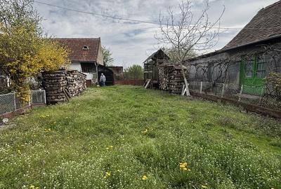 Casă cu 4 camere cu Teren 1430 Mp în Central