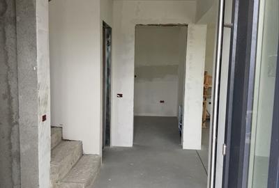 Casă cu 4 camere în Jilava