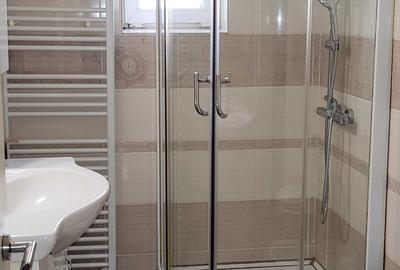 Apartament cu 3 camere decomandat în Traian - 1