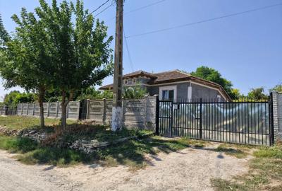 Casă cu 3 camere în Tortoman