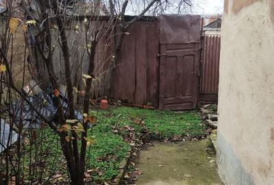 Casă cu 4 camere cu Teren 310 Mp în Central - 1