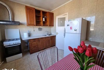Apartament cu 3 camere semidecomandat în Central