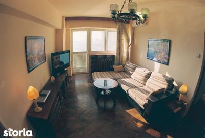 Apartament cu 3 camere în Victoriei