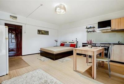 Apartament cu 2 camere, mobilat în Central