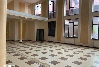 Spațiu comercial, de 450 mp, în Central - 16