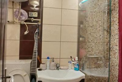 Apartament cu 4 camere semidecomandat în Rahova - 4