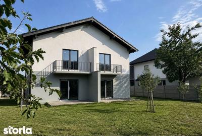Casă cu 4 camere cu Teren 350 Mp în Livezeni
