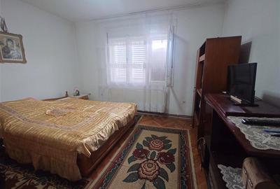 Casa cu teren, aproape de centrul balneo-termal Vata Bai - 11