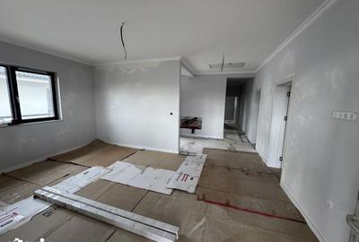 Casă cu 3 camere cu Teren 420 Mp în Central