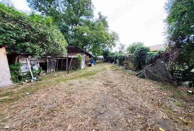 Casă cu 4 camere cu Teren 2020 Mp în Surani
