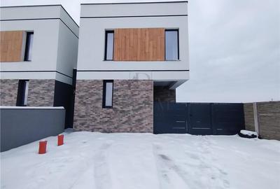 Duplex cu 3 camere cu Canalizare în Moșnița Nouă - 2