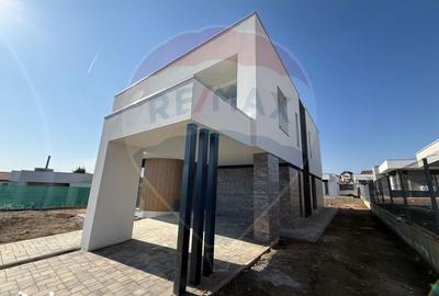 Casă cu 5 camere cu Teren 571 Mp în Iorga - 11