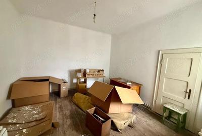 Casă cu 2 camere cu Teren 112 Mp în Semicentral