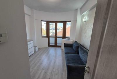 Apartament cu 3 camere decomandat în Uverturii - 6