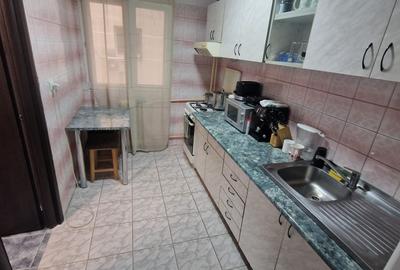 Apartament cu 3 camere decomandat în Drumul Taberei - 8
