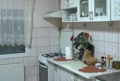 Apartament cu 3 camere decomandat în Central - 2