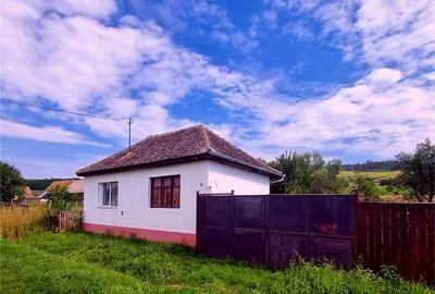 Casa de vanzare cu 3 camere in Jibert judetul Brasov - 2