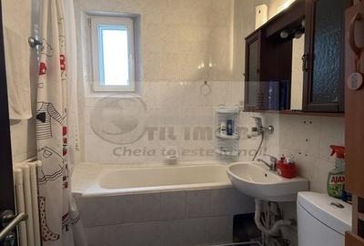 2 CAMERE TATARASI SCOALA 4 IONET TEODOREANU , GEAM LA BAIE, CENTRALA. - 9