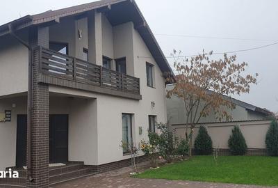 Casă cu 6 camere cu Teren 2106 Mp în Piatra