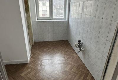 Apartament cu 3 camere decomandat în Păcurari - 4