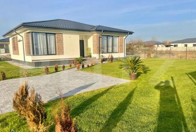 Casă cu 4 camere cu Teren 500 Mp în Corbeanca