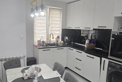Vand apartament de 3 camere decomandat, in Deva, Imp.Traian, mobilat - 1