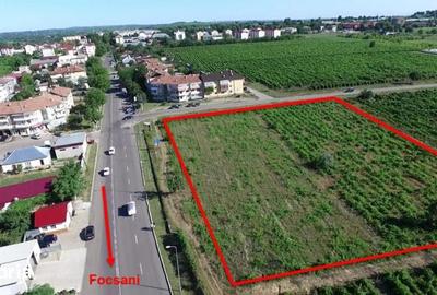 Teren de 9000 mp, în Central